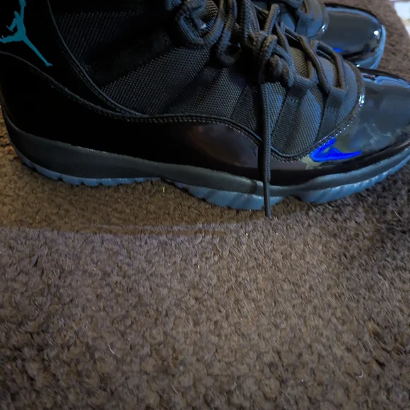 Air Jordan 11 Retro Gamma Sneakers